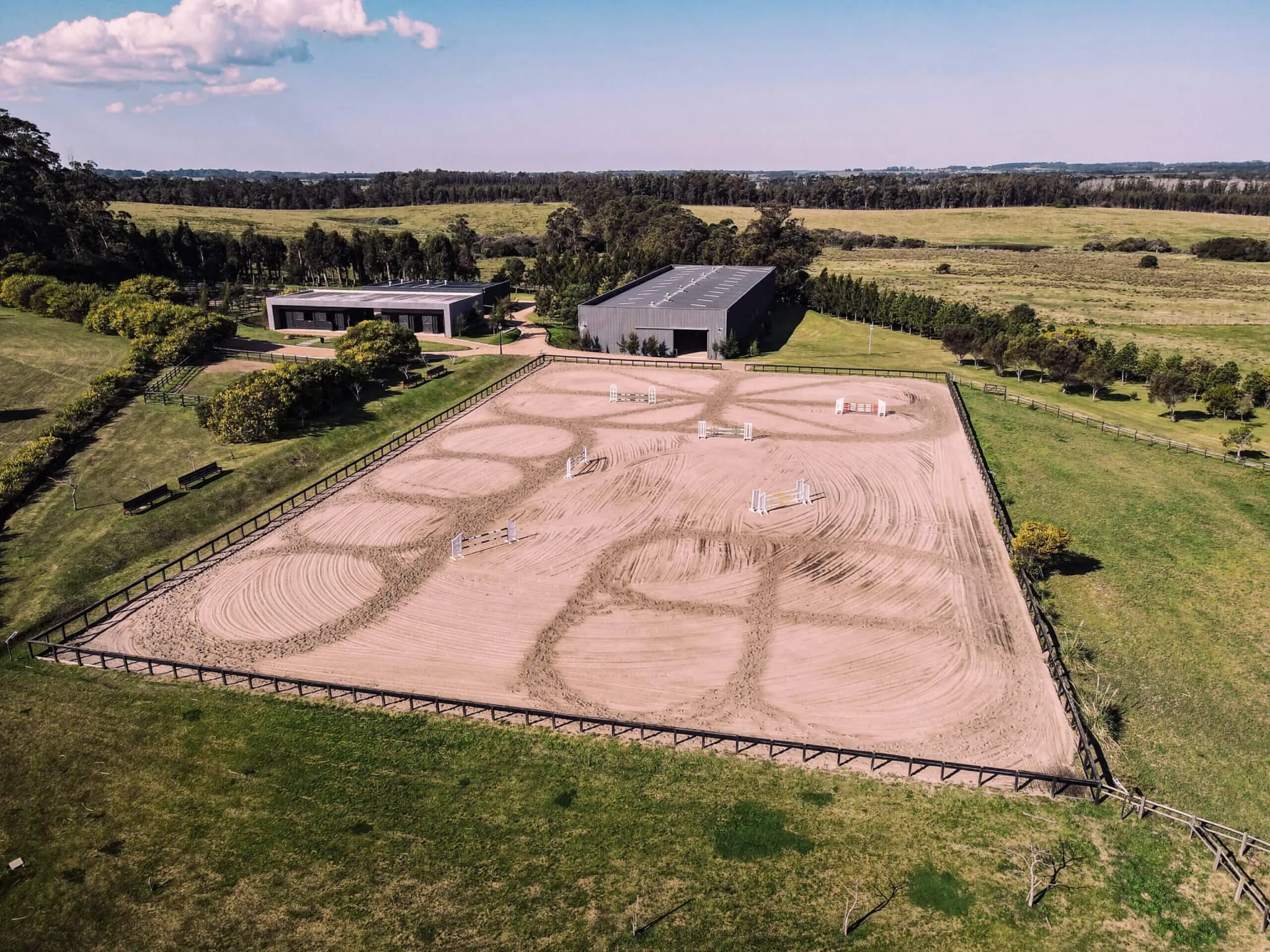 Centro Equestre com arena coberta e estábulos no Fasano Las Piedras
